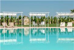 1, 2 o 3 Notti in Mezza Pensione con Accesso alla Piscina Esterna per 2 persone