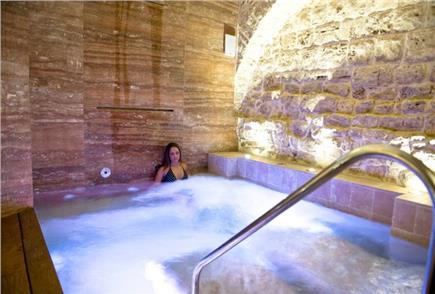 1 Notte in Dimora Storica anche in Mezza Pensione con Spa per 2 persone