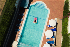 1 Notte in B&B o Mezza Pensione con Accesso alla Piscina Esterna anche con Spa e Massaggio per 2 persone