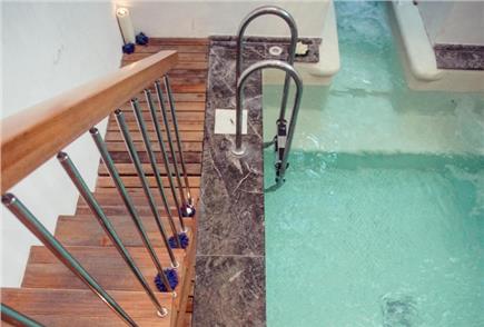 1 Notte con Accesso alla Piscina Esterna anche in Mezza Pensione con SPA e Massaggio per 2 persone