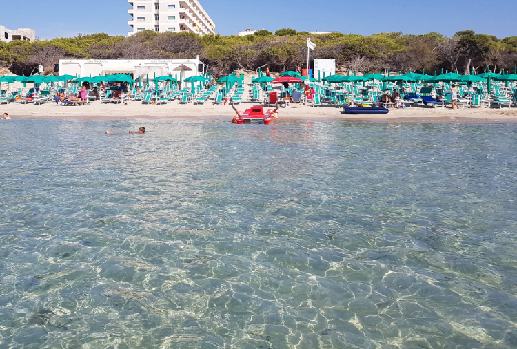 Anche il Sabato: Accesso al Lido con Ombrellone e Lettino per 2 persone