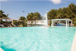 1 Notte con Accesso alla Piscina Esterna anche in Mezza Pensione, con SPA e Massaggio per 2 persone