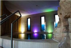 6/12 o 7/12: 1 Notte dell'Immacolata in B&B o Mezza Pensione, anche con SPA e Massaggio per 2 persone