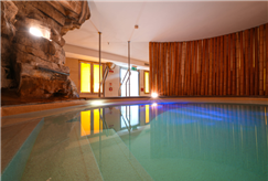 5/01 o 6/01: 1 Notte dell'Epifania in B&B o Mezza Pensione, anche con SPA e Massaggio per 2 persone