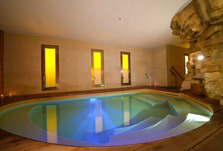 1 Notte in B&B o in Mezza Pensione anche con SPA e Massaggio per 2 persone