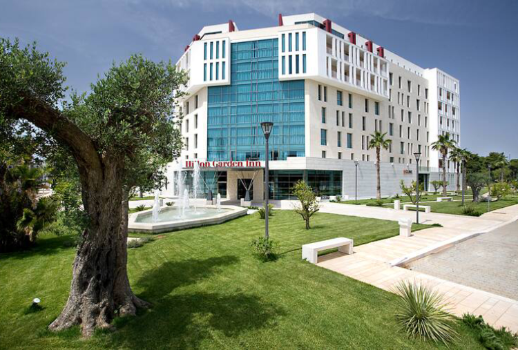 24 o 25/04: 1 Notte del 25 Aprile in B&B o Mezza Pensione anche con SPA e Massaggio per 2 persone