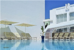 Anche Sabato e Domenica: Accesso alla Piscina Esterna con Lettino in Area Solarium e Aperitivo per 2 o 3 persone