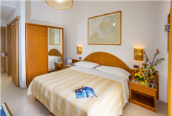 1 Notte in Mezza Pensione sul Mare per 2 persone