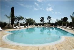 1, 2 o 3 Notti nella Natura con Accesso alla Piscina Esterna anche in Mezza Pensione per 2 persone