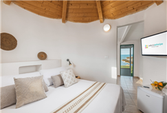 Dall'1 al 3 Maggio: 2 Notti in Camera Tukul in Pensione Completa con Animazione e Ingresso in Piscina e Spiaggia per 2 persone