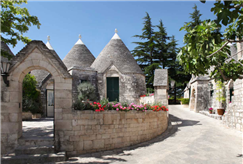 5/04: 1 Notte a Pasqua in Trullo con Pranzo di Pasqua e Pasquetta con Musica anche con Massaggio per 2 persone