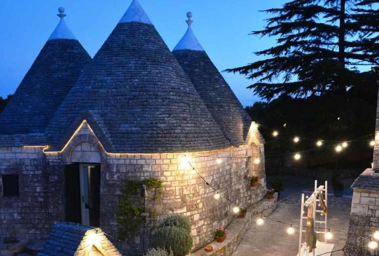 21/02: 1 Notte Romantica in Valle D'Itria con Cena anche con Massaggio di Coppia per 2 persone