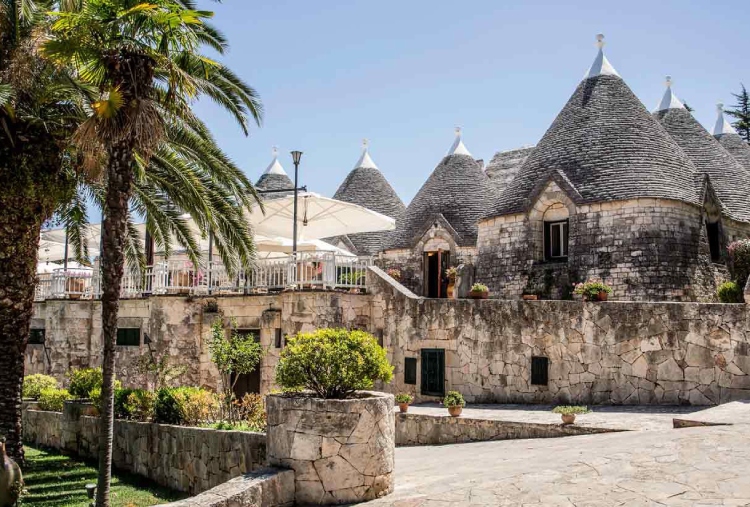 6/04: Giornata di Pasquetta tra i Trulli con Pranzo con Bevande Incluse, Animazione, Musica e Dj Set per 1 persona