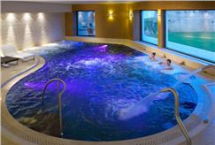 1, 2 o 3 Notti in B&B o Mezza Pensione con Spa e Accesso alle Piscine Esterne per 2 persone