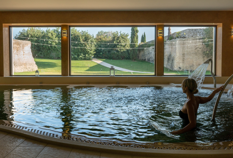 31/10 - 1/11: 1 Notte ad Halloween in B&B o Mezza Pensione con Spa per 2 persone