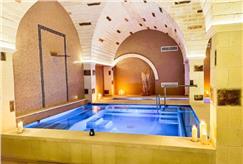 6-7/12: 1 Notte dell'Immacolata in B&B o Mezza Pensione anche con SPA e Massaggio per 2 persone