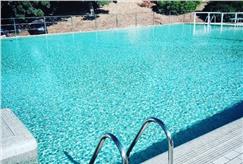 Anche il Sabato e la Domenica: Accesso alla Piscina Esterna Panoramica con Light Lunch o Pranzo per 2 o 3 persone