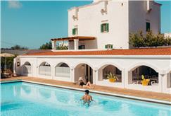 1 Notte Luxury in Mezza Pensione con Accesso alla Piscina Esterna e Interna Riscaldata per 2 persone