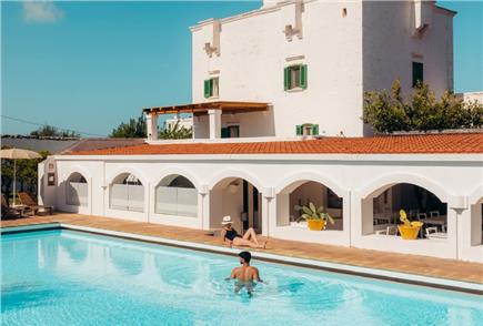 1 Notte Luxury in Mezza Pensione con Accesso alla Piscina Esterna e Interna Riscaldata per 2 persone