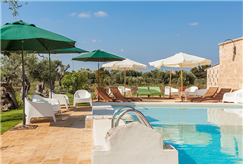 Anche Sabato e Domenica: Ingresso in Piscina con Light Lunch o Pranzo 2 o 3 persone