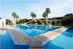 1 Notte con Accesso alla Piscina Esterna e Interna Riscaldata anche in Pensione Completa con Spa e Trattamento corpo per 2 persone