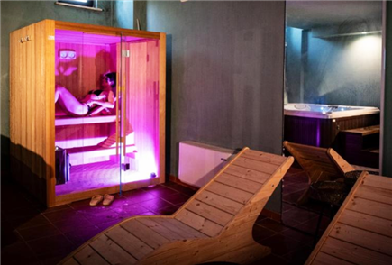 4 o 5/04: 1 Notte con Pranzo di Pasqua o Pasquetta con Percorso Benessere per 2 persone