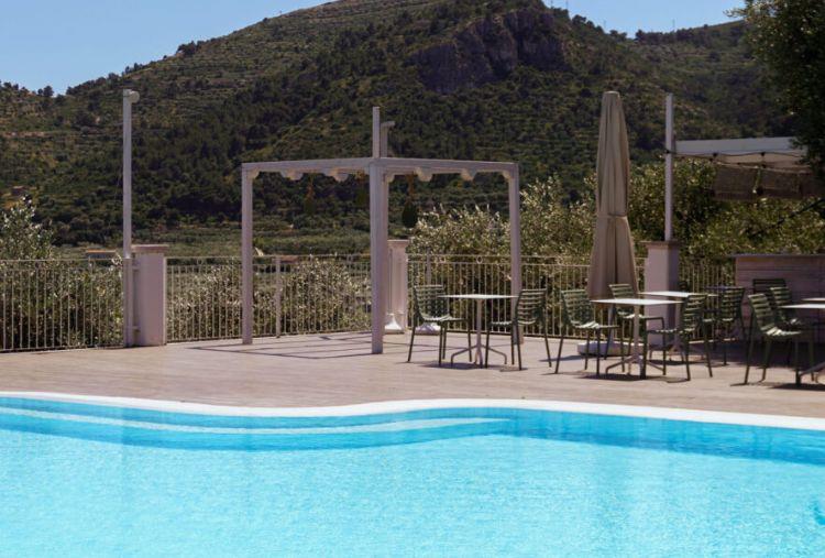 1 Notte in Mezza Pensione con Piscina Esterna per 2 persone