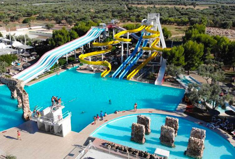 Luglio e Settembre: Ingresso all'Acquapark anche la Domenica con Lettino e Ombrellone per 1, 2 o 3 persone