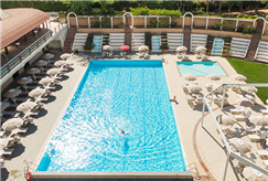 1 Notte in B&B o Mezza Pensione anche con Spa e Accesso alla Piscina Esterna per 2 persone