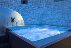1 Notte in Trullo anche con Percorso Benessere Privato per 2 persone