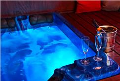Day Use di Coppia in Suite con Spa Privata e Accesso alla Piscina Interna anche con Massaggio