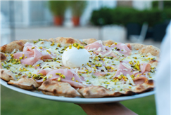 Anche Sabato a Cena: Menù Pizza con Antipasti per 2 o 3 persone