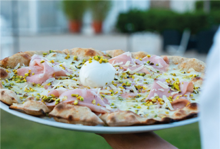 Anche Sabato a Cena: Menù Pizza con Antipasti per 2 o 3 persone