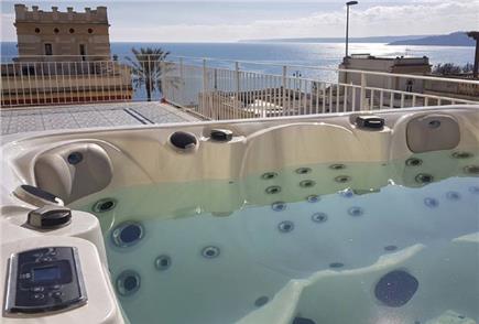 1 Notte Vista Mare anche con Jacuzzi per 2 persone