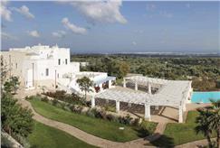 Da Ottobre a Maggio: 1 Notte in B&B o Mezza Pensione anche in Suite con Idromassaggio per 2 persone