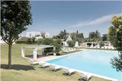 1 Notte in Mezza Pensione con Accesso alla Piscina Esterna anche in Camera con Mini Piscina in Pietra per 2 persone