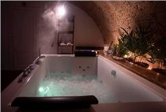 1 Notte in Suite con Vasca Idromassaggio per 2 persone