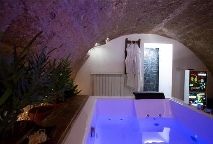 Day Use di Coppia di 5 ore in Suite con Idromassaggio