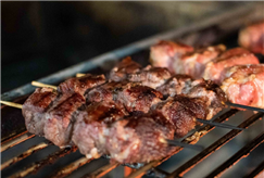 Anche Sabato a Cena: Menù Selezione di Carni Locali per 2 o 3 persone