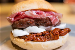 Anche Sabato a Cena: Menù con Hamburger per 2 o 3 persone