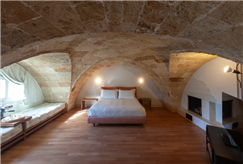 3, 4 o 5/01: 1 Notte in Suite Luxury "Baia delle Zagare" in B&B + Accesso all'Area Benessere Privata con Aperitivo per 2 persone