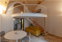 Da Settembre a Giugno: 1 Notte in Camera Deluxe (Ponte Ciolo) in B&B + Accesso all'Area Benessere Privata con Aperitivo per 2 persone