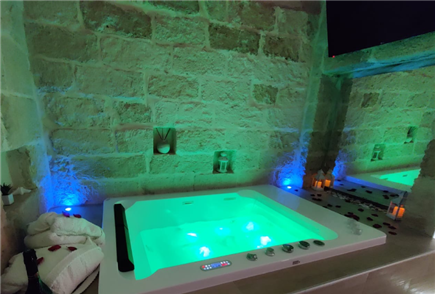 1 Notte in Suite con Vasca Idromassaggio per 2 persone
