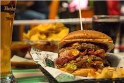 Menù Burger o Club Sandwich per 2 o 3 persone
