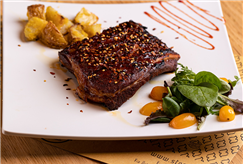Anche Sabato a Cena: Menù con Antipasti e 600 gr di Ribs o Filetto di Maialino per 2 o 3 persone
