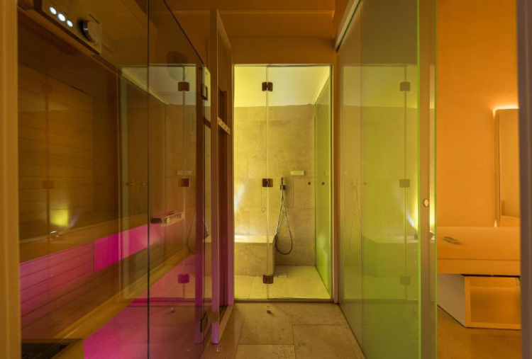 14/02: 1 Notte a San Valentino con Accesso all'Area Relax Riservata per 2 persone