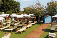 Dall'8 Maggio: Accesso al Lido e alla Piscina con Ombrellone, Lettino e Caffè per 2 o 3 persone