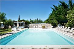 Sabato e Domenica: Accesso alla Piscina con Sedia a sdraio e Pranzo per 2 o 3 persone