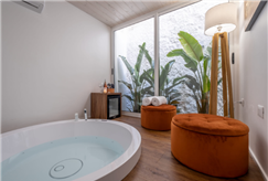 Day Use di 4 ore in Suite con Vasca Idromassaggio per 2 persone