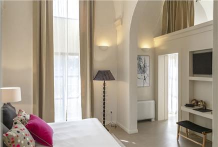 30/04, 1 o 2/05: 1 Notte del 1° Maggio in Dimora Storica anche con Cena Gourmet e Massaggio per 2 persone